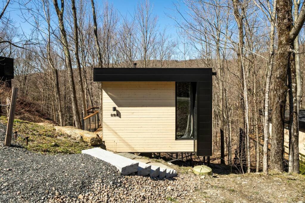 Cabin Sutton 252 - En Harmonie Avec La Nature! Villa ภายนอก รูปภาพ