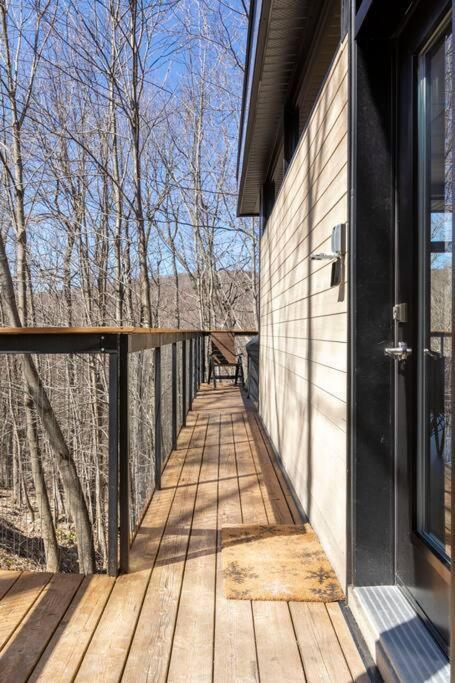 Cabin Sutton 252 - En Harmonie Avec La Nature! Villa ภายนอก รูปภาพ